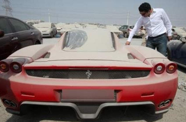 Ferrari Enzo parasit in Dubai!