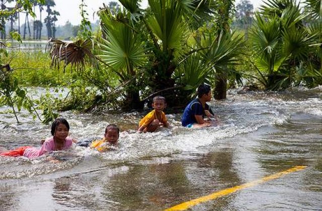 Thailanda: Inundatiile dau peste cap productia Toyota