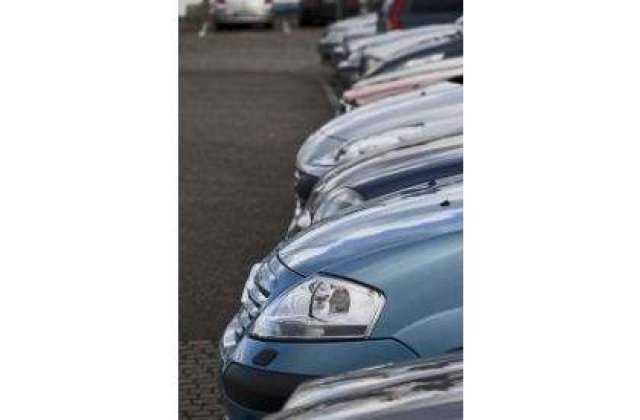 Inmatricularile de autoturisme "pun frana" in 2011