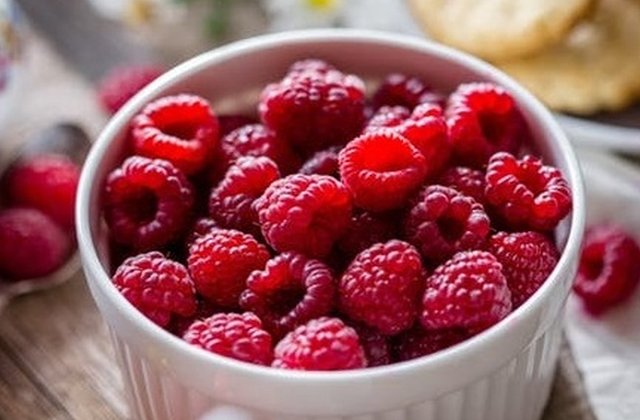 Consumul de fructe rosii poate reduce efectele cancerului