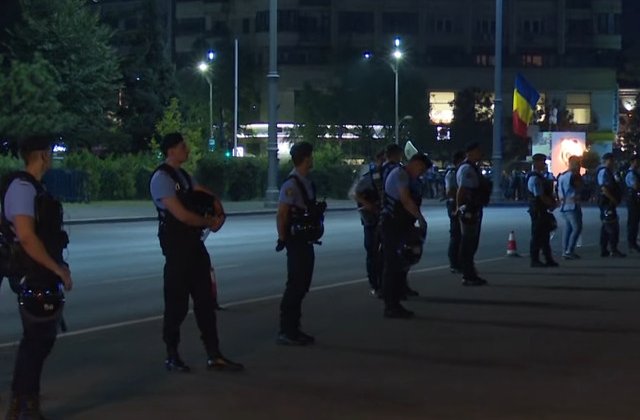 Jandarmeria contrazice Parchetul Militar: Un procuror militar a fost prezent vineri in Piata Victoriei