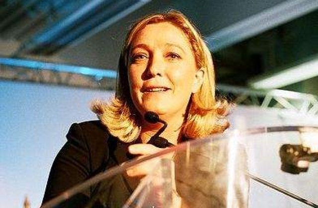 Marine Le Pen il admira pe Vladimir Putin