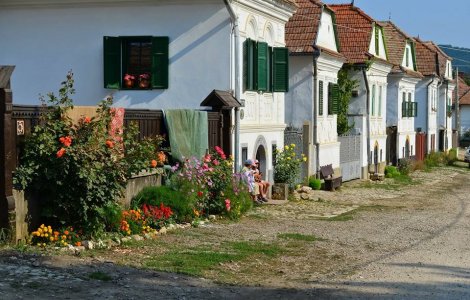  Top  Sase locuri deosebite din Romania pe care sa le vizitezi vara asta