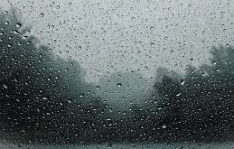 Instabilitate atmosferica in judete din Transilvania si Moldova, duminica dupa-amiaza