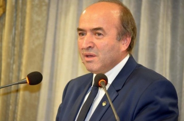Tudorel Toader: Nu era nevoie de asigurarile procurorului general ca ancheta privind violentele din 10 august va fi obiectiva