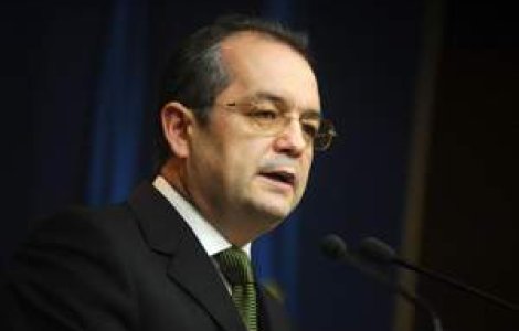 Boc: Salariile bugetarilor si pensiile cresc in 2009 cu doar 5%, cat rata inflatiei