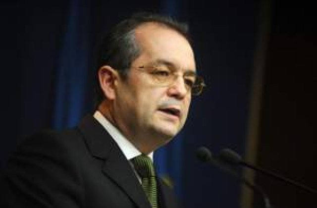  Boc: Salariile bugetarilor si pensiile cresc in 2009 cu doar 5%, cat rata inflatiei