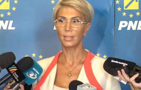 Raluca Turcan: Ii atrag atentia doamnei ministru Carmen Dan ca oferirea de informatii false Parlamentului Romaniei este infractiune