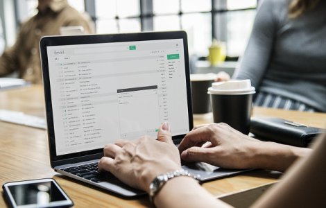 Studiu: Munca desfasurata in spatii deschise, mai sanatoasa decat cea la birouri-cub sau in incaperi individuale