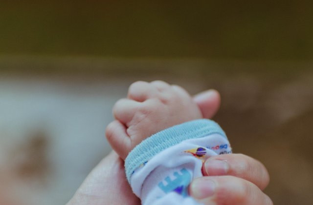 Ministrul pentru femei din Noua Zeelanda care a mers cu bicicleta la spital a adus pe lume un baietel