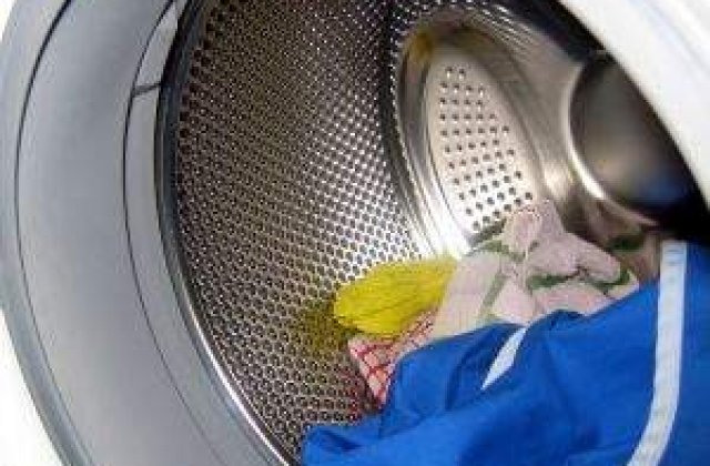 Spalatul hainelor la temperaturi mici iti poate afecta sanatatea