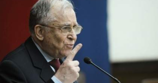 Iliescu: Ponta se profileaza premier, dar n-are experienta lui Nastase