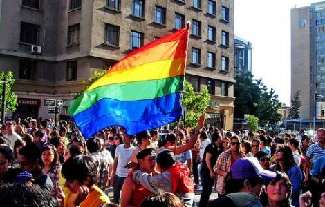  Top   Interviu  De ce le este frica romanilor de homosexuali?