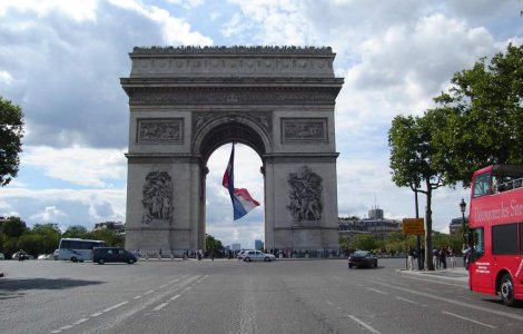  Top  "Exces de xenofobie"? Cum se justifica francezii in fata romanilor?