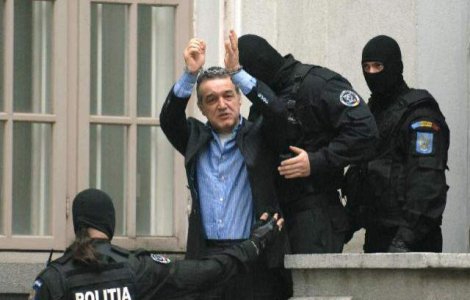 Becali, achitat de ICCJ pentru sechestrarea celor care i-au furat limuzina