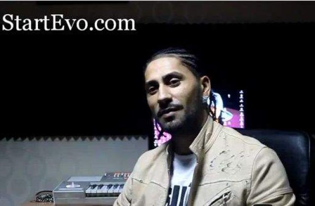 [VIDEO] Connect-R a vandut ziare in intersectii