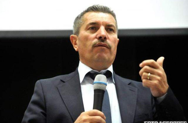 Scandalul arbitrilor: Avram si Terbea, trimisi in judecata pentru fapte de coruptie