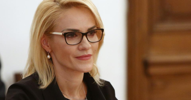 Primaria Capitalei da 450 lei/an pentru elevii din familii cu venituri reduse, pentru rechizite