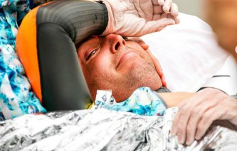 Cum arata mainile si picioarele unui sportiv, dupa ce a inotat timp de 55 de ore 163 de kilometri