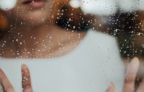 Ploi torentiale, vijelii si grindina pana duminica seara