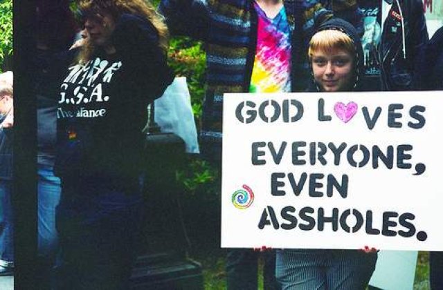 Zeflemeaua Saptamanii - Interviu cu homofobul roman