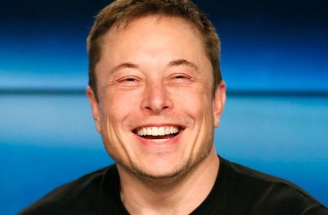 Tesla renunta la planurile de delistare de la bursa: "Este cea mai buna solutie"