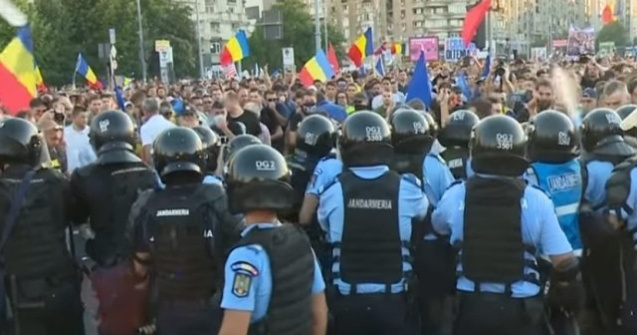USR: Prefectul si Jandarmeria joaca pase cu responsabilitatea interventiei brutale de la protestul din 10 august