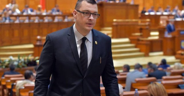 Ovidiu Raetchi ii cere ministrului de Interne sa puna la dispozitie raportul MAI privind protestul de pe 10 august