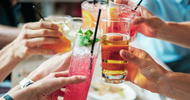 Studiu: Fumatul si consumul de alcool pot provoca rigidizarea arterelor inca de la o varsta timpurie