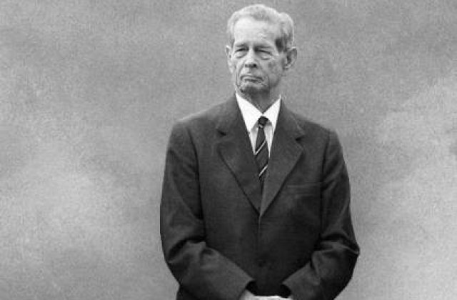 Regele Mihai a sosit la Parlament