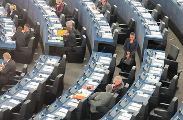 Piata muncii in UE: Parlamentul European, din nou de partea romanilor