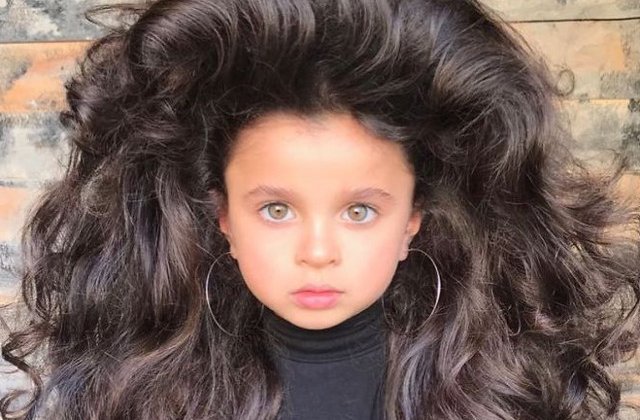 Podoaba capilara a unei fetite de cinci ani a uimit internetul