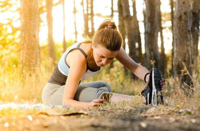 Studiu: Yoga practicata zilnic poate reduce tensiunea arteriala cu circa 10%