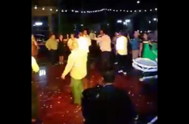 Niculae Badalau (PSD) apare la o petrecere unde se canta o melodie cu mesaj jignitor la adresa diasporei / VIDEO