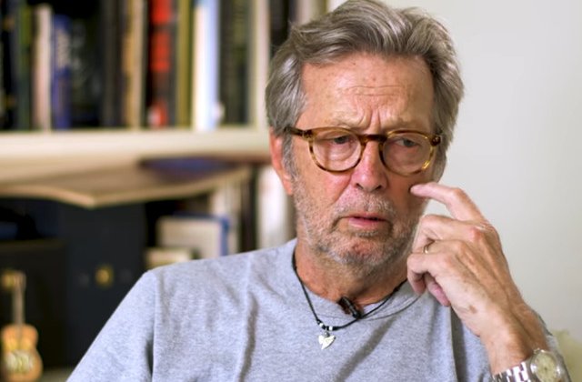 Eric Clapton ii dedica un cantec lui DJ Avicii pe albumul sau de Craciun