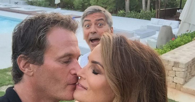  Top  Photobomb cu vedete. 9 momente in care starurile au "stricat" pozele altor persoane