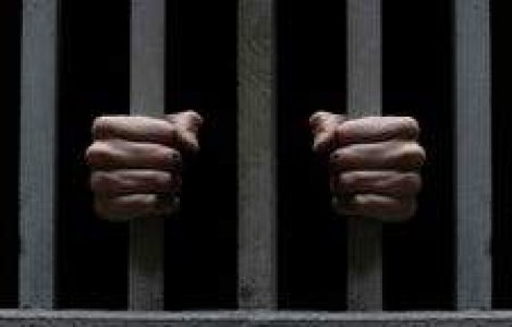 Doi romani inchisi pe nedrept pentru agresiune sexuala primesc despagubiri de la statul italian