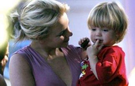 Britney Spears isi ia copiii in turneu