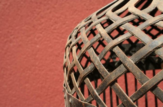 [SOCANT] Doi copii, tinuti in custi pentru animale in Nebraska