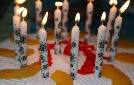 Cati romani isi sarbatoresc astazi onomastica?