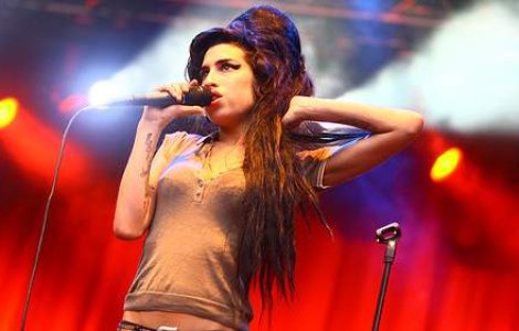 De ce a murit Amy Winehouse?