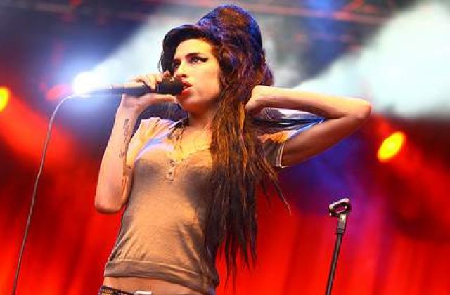 De ce a murit Amy Winehouse?