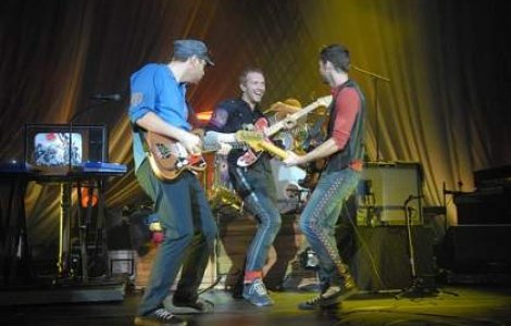 Coldplay si-a inregistrat noul album sub hipnoza