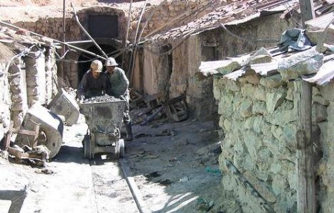 Minerii ameninta cu proteste