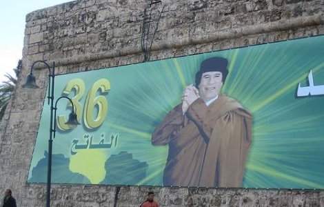  Video  Primele imagini cu inmormantarea lui Gaddafi