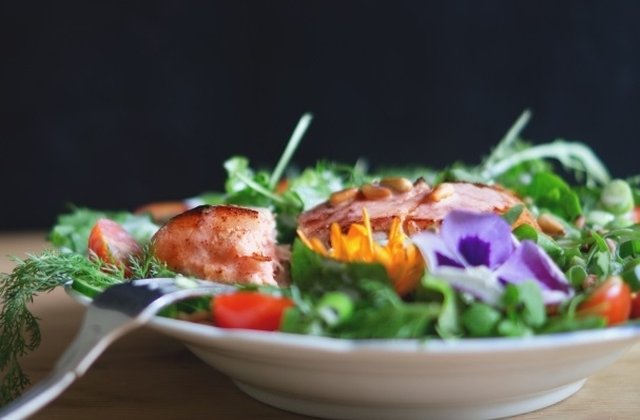 Studiu: Dieta mediteraneana poate prelungi viata chiar si atunci cand este adoptata la o varsta inaintata