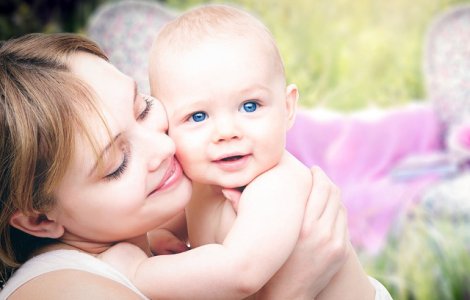 Record: In Franta, 60% dintre copii s-au nascut anul trecut in afara casatoriei