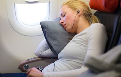 Top  Nu poti dormi in avion? 10 trucuri de la experti care iti vin in ajutor