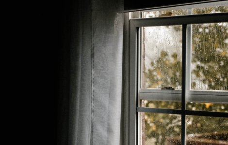 Informare meteo de instabilitate atmosferica in mare parte a tarii, pana joi dimineata