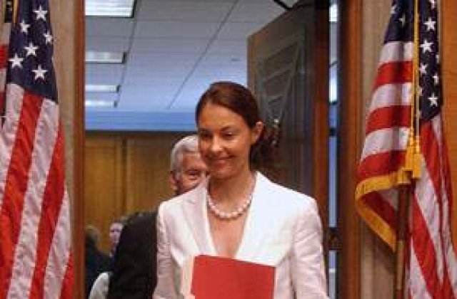 VIDEO: Ashley Judd ataca actiunile sangeroase ale lui Sarah Palin